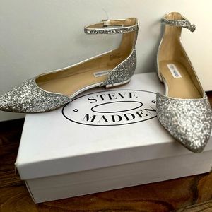 Brand new Steve Madden bevill flats- size 7.5